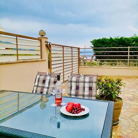 Tini'S Apartment Nea Iraklitsa Εξωτερικό φωτογραφία
