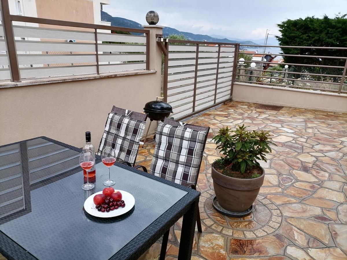 Tini'S Apartment Nea Iraklitsa Εξωτερικό φωτογραφία